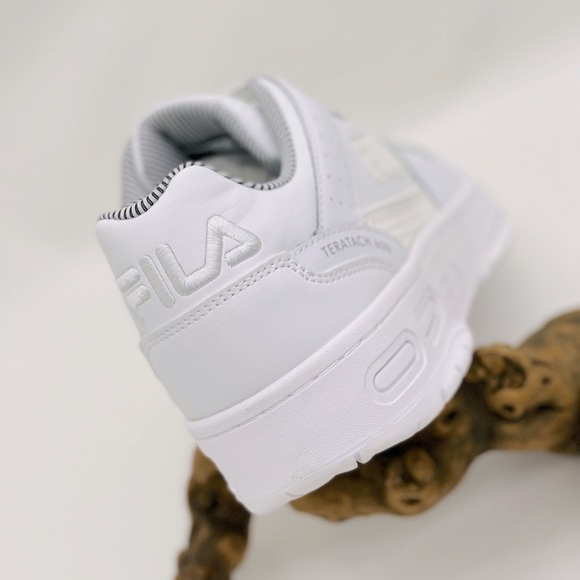 Men’s Fila Teratach 600 GID White Sneakers NWT - Picture 3 of 6